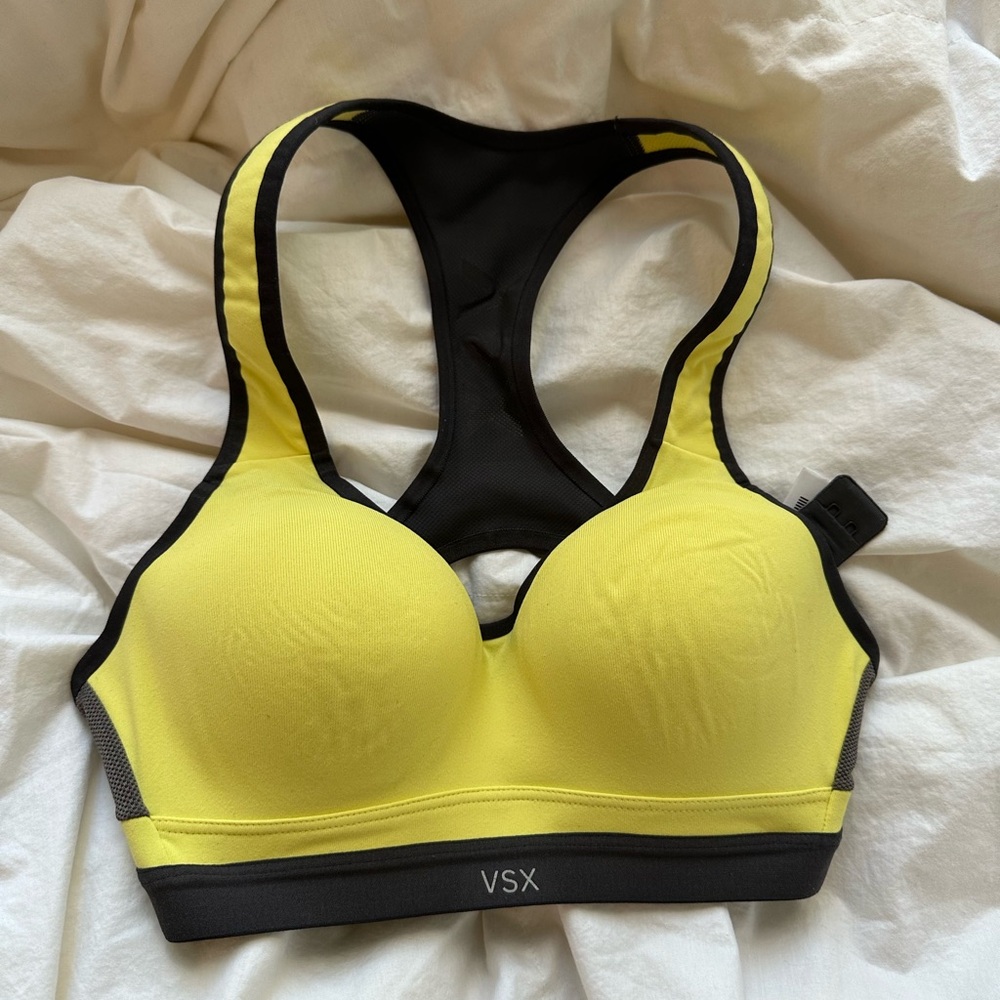 New Victoria's Secret sports bra 💛size 32B